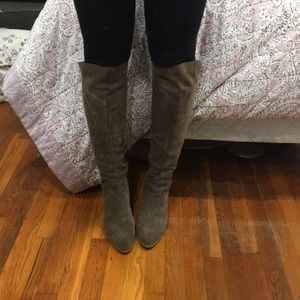 Knee high boots barely worn